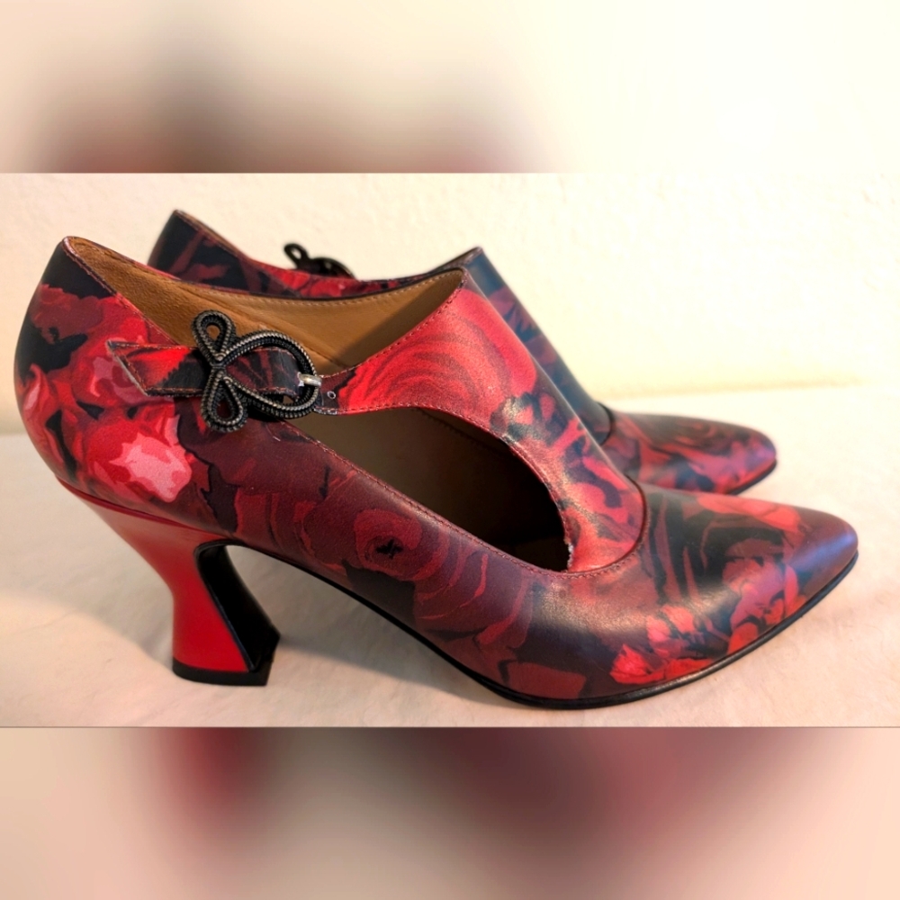John Fluevog Poser Darla shoes, red roses, size 10